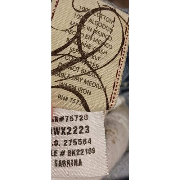 Bke Buckle Sabrina Womens Distressed Low-Rise Denim Capris Size 30 - Picture 9 of 9